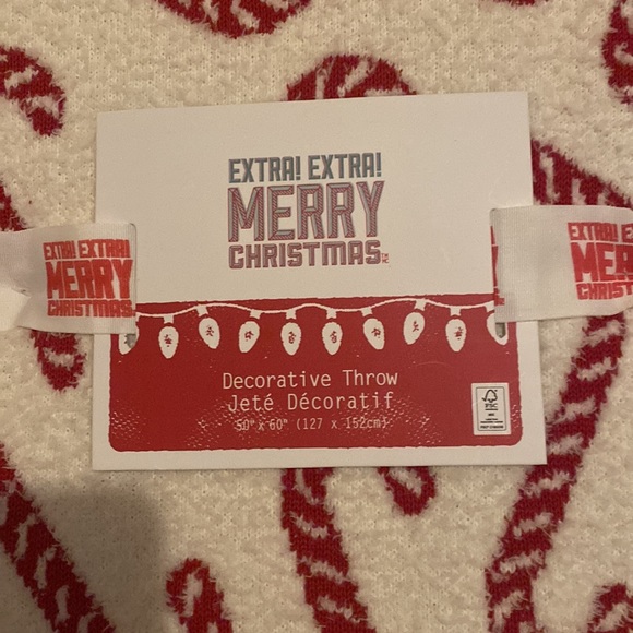 NWT Extra! Extra! Merry Christmas Candy Cane Throw Blanket - Picture 2 of 3